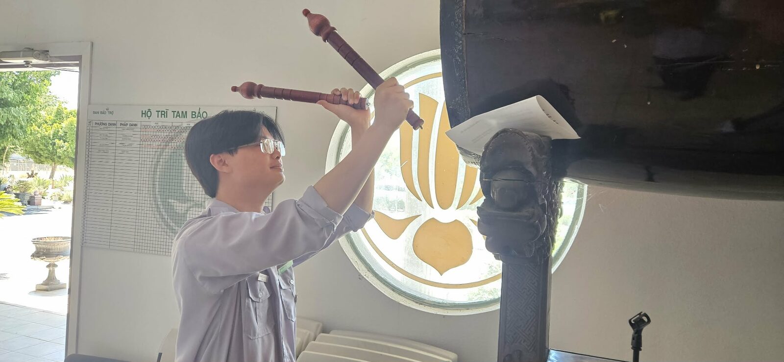 Huynh Trưởng tập sự GĐPT Huyền Quang thực tập đánh trống Bát Nhã