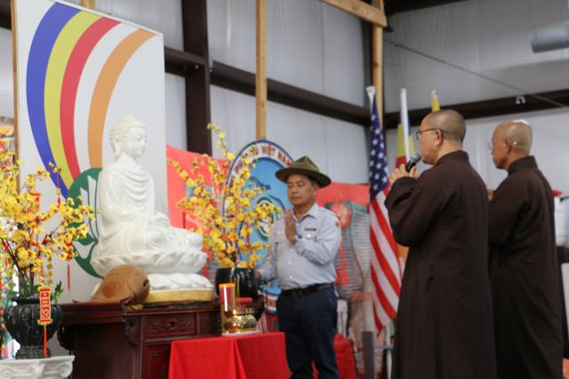 Niệm hương bạch Phật