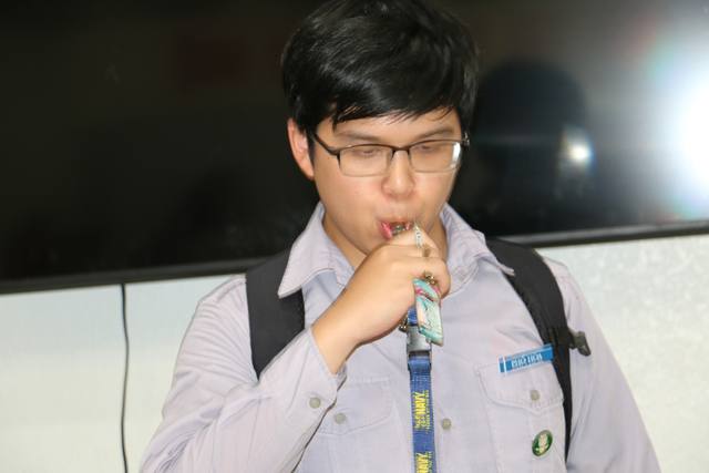 Học viên tập trung thổi còi