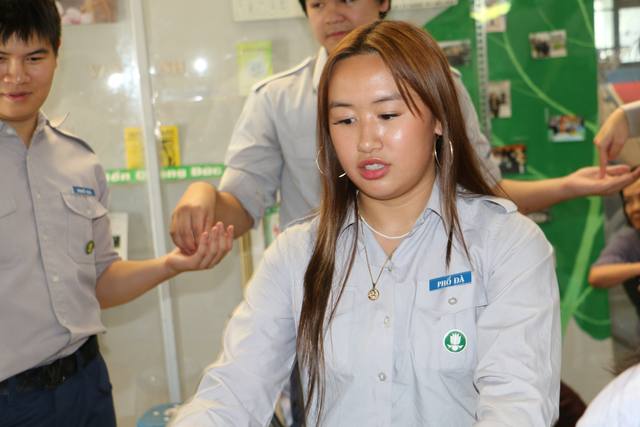 Chơi theo cặp đối diện