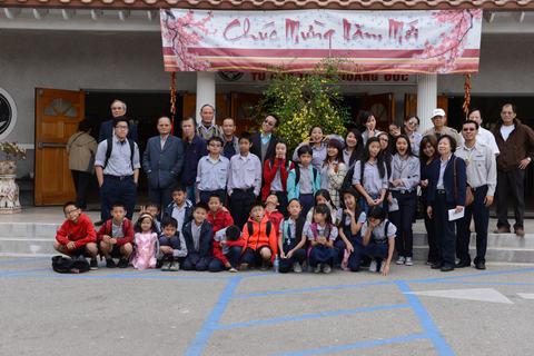 Hành hương Thiền Viện Chân Nguyên mùng 4 Tết Ất Mùi 22/2/2015 — 10:17 — hình 9