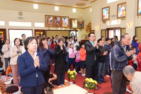 Hành hương Thiền Viện Chân Nguyên mùng 4 Tết Ất Mùi 22/2/2015 — 11:34 — hình 25
