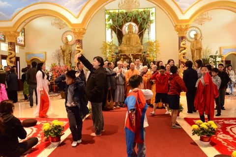 Hành hương Thiền Viện Chân Nguyên mùng 4 Tết Ất Mùi 22/2/2015 — 11:49 — hình 54
