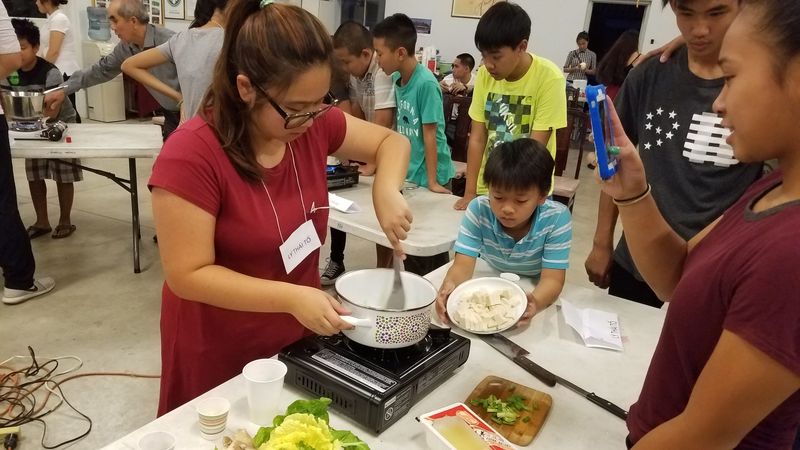 Đêm Trung Thu GĐPT Huyền Quang tại Trung Tâm Thích Quảng Đức, ngày 17 tháng 9 năm 2016 — tấm 25