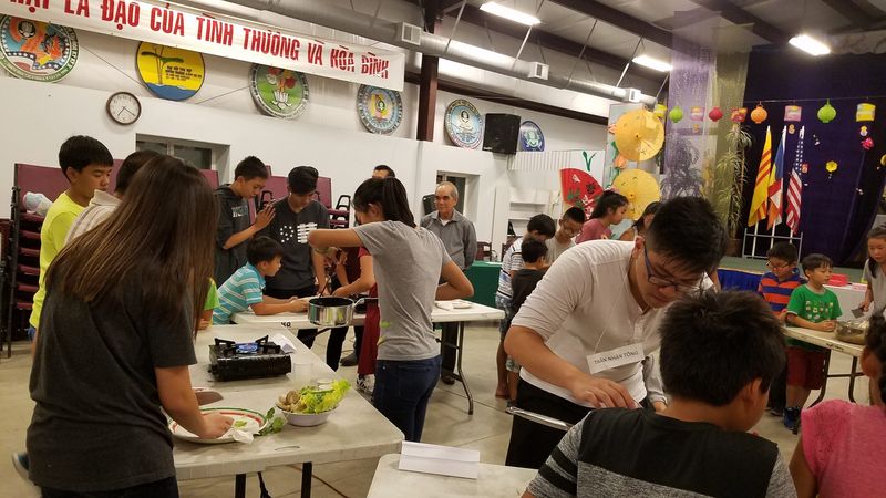 Đêm Trung Thu GĐPT Huyền Quang tại Trung Tâm Thích Quảng Đức, ngày 17 tháng 9 năm 2016 — tấm 36
