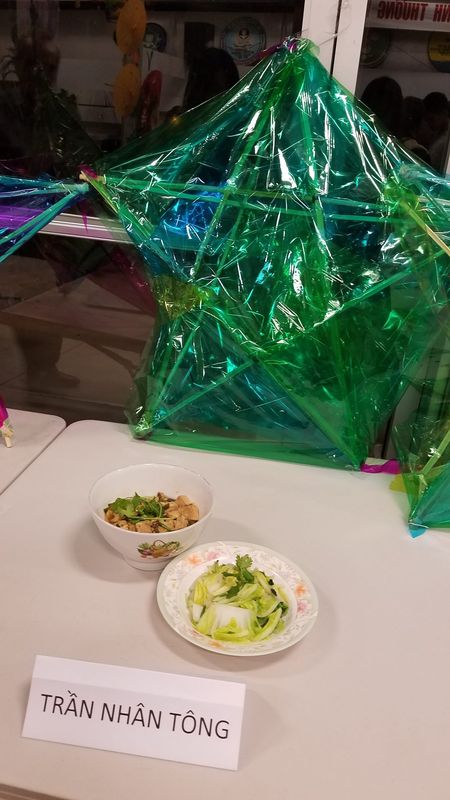 Lồng đèn ngôi sao của đội Trần Nhân Tông